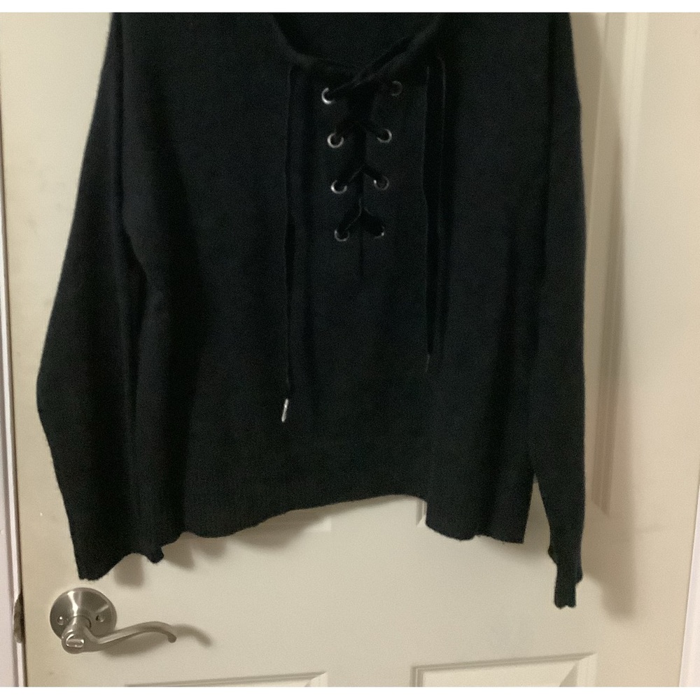 RAILS Women’s Wool Cashmere Sweater. Medium Boxy Lace Up. Black